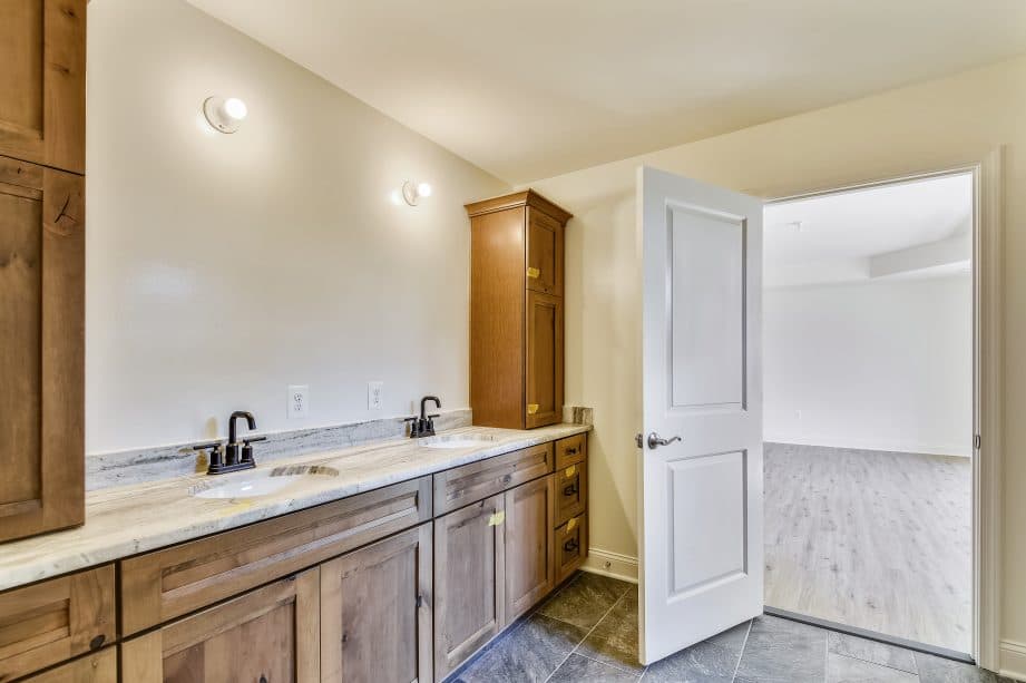 The Amherst - photo 15